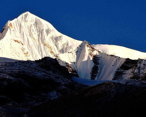 Singu Chuli Peak Climb